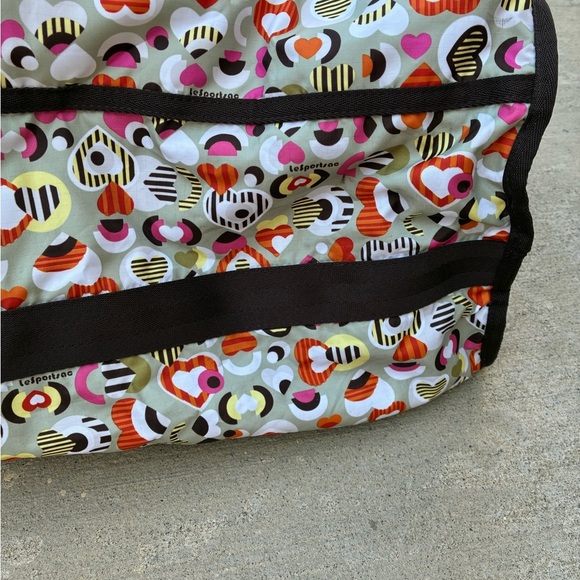 LeSportSac Hearts Everywhere Extra Large Weekender Duffel - Picture 8 of 14
